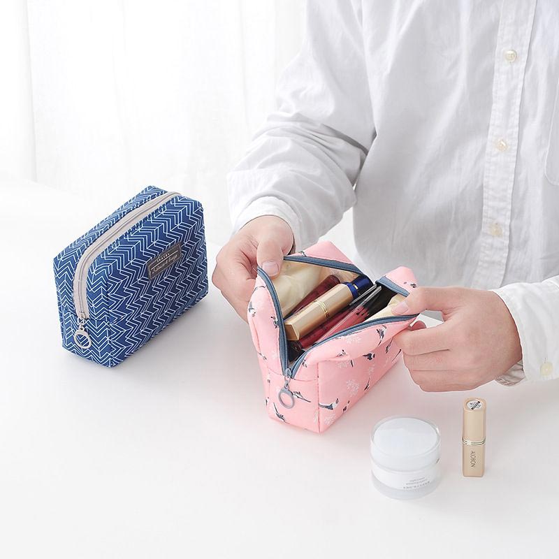 لیست مهمترین لوازم آرایش برای سفر ماه عسل