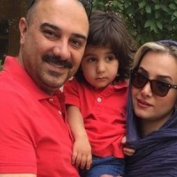 عکس خانوادگی از برزو ارجمند و همسر و فرزندش مرداد 94