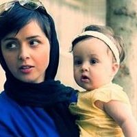 عکس باحال از ترانه علیدوستی و دختر خوشگلش