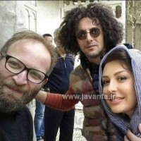نیوشا ضیغمی و امین حیایی در فیلم آدم باش