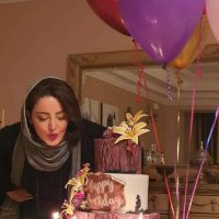 جشن تولد ۴۰ سالگی شیلا خداداد بازیگر در خانه‌ای لوکس با چیدمان جذاب / تصاویری خیره‌کننده از تم بنفش و کیک سه‌طبقه فوق‌العاده